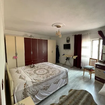 Vila Laqi Villa *