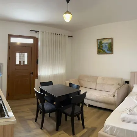 ゲストハウス Vila Vlore Vlorë
